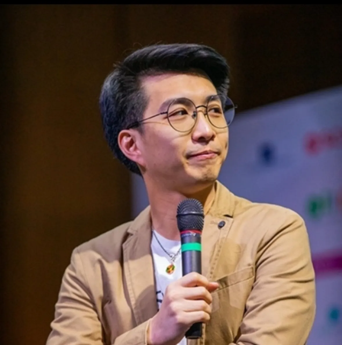 คุณ ชัชนาท จิราธรสิริกุล